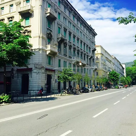 Giostra Flat * Trieste